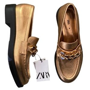 ZARA Leather Gold Loafers NWT Metallic Gold with Chain Accent Black Sole Size 36